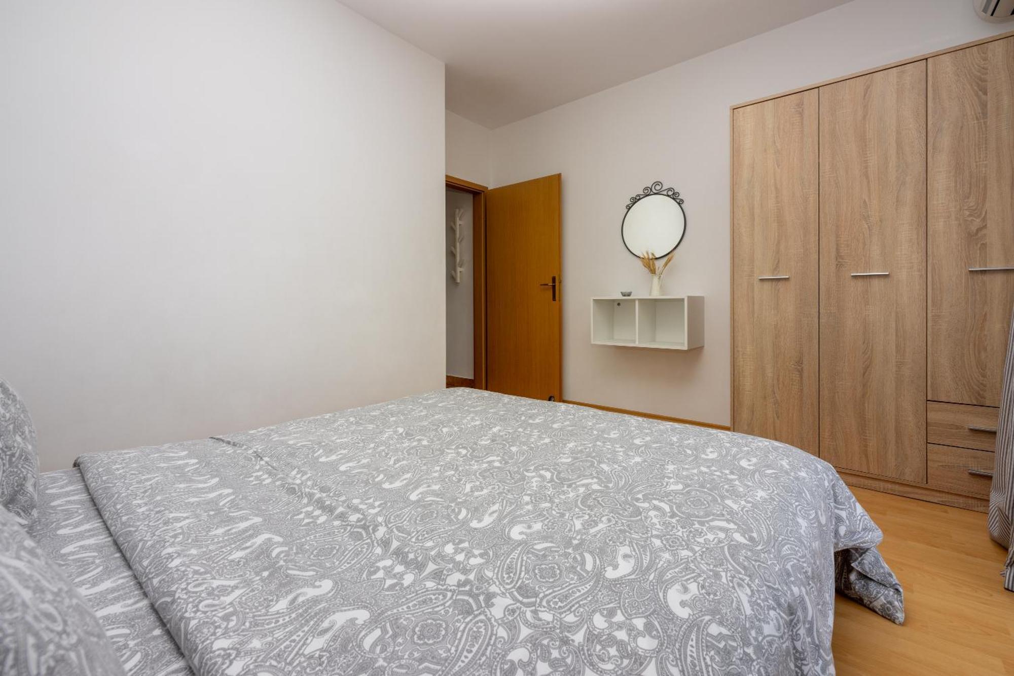 Apartments Claudia ツリクヴェニツァ エクステリア 写真