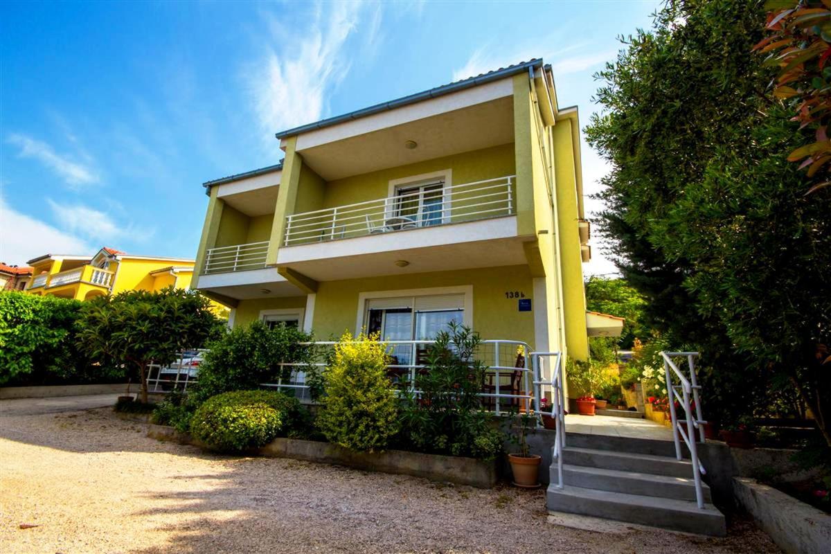 Apartments Claudia ツリクヴェニツァ エクステリア 写真